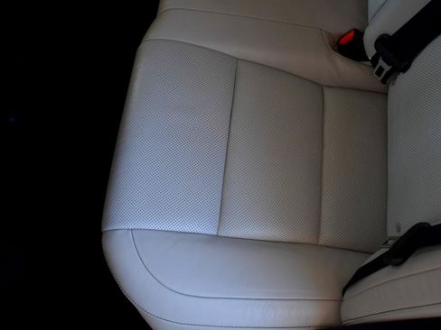 Used 2014 Lexus ES 350 w/ Luxury Package FWD image 32