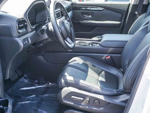 Used 2023 Honda Pilot Touring image 17