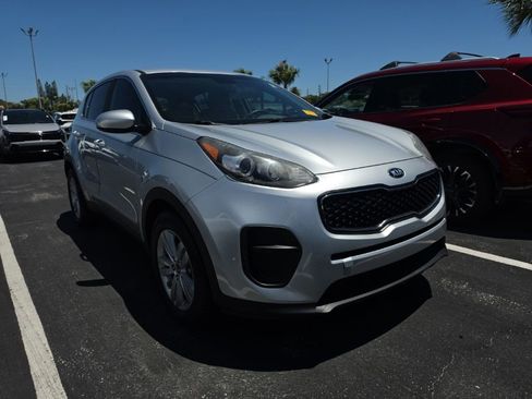 Used 2017 Kia Sportage LX FWD image 2