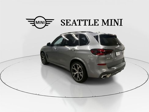 Used 2025 BMW X5 xDrive50e w/ M Sport Package AWD/4WD image 8