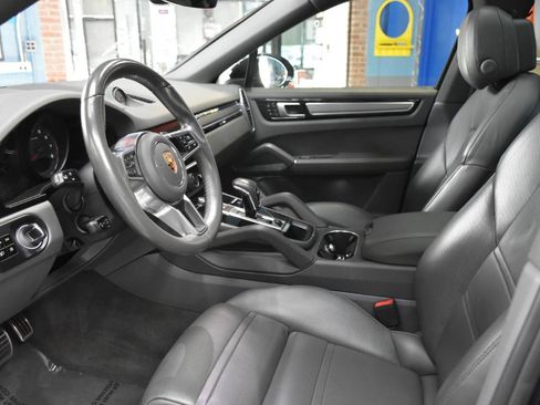 Used 2020 Porsche Cayenne S w/ Premium Package AWD/4WD image 37