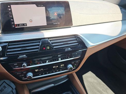 Used 2019 BMW 530i xDrive w/ M Sport Package AWD/4WD image 7