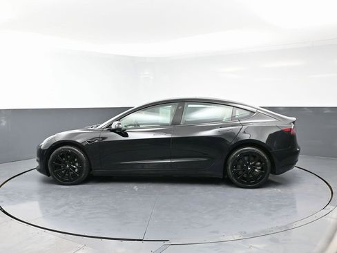 Used 2023 Tesla Model 3 Standard Range image 4