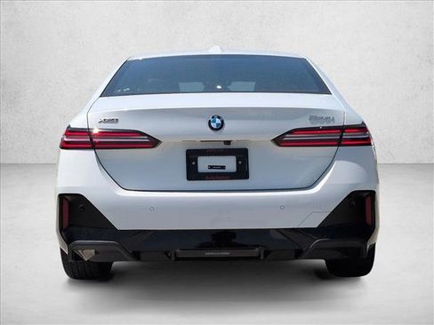 Used 2026 BMW 530i xDrive AWD/4WD image 7