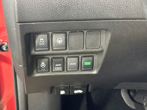 Used 2022 Nissan Rogue Sport SV w/ Technology Package image 19