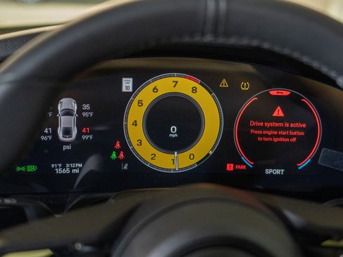 Certified 2025 Porsche 911 Carrera T RWD image 19