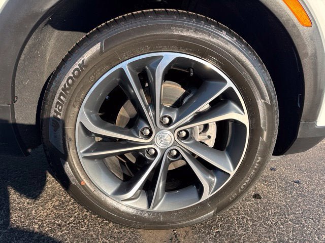 Used 2023 Buick Encore GX Select FWD image 31