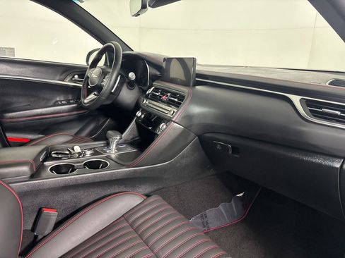 Used 2025 Genesis G70 3.3T Advanced image 32