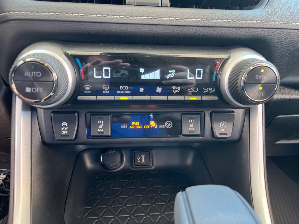 Used 2025 Toyota RAV4 XLE w/ Convenience Package AWD/4WD image 24