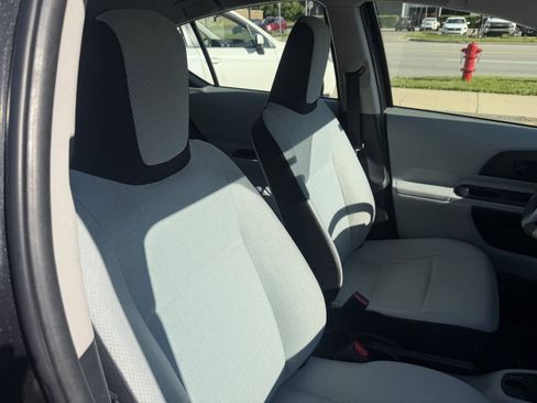 Used 2014 Toyota Prius C One FWD image 6