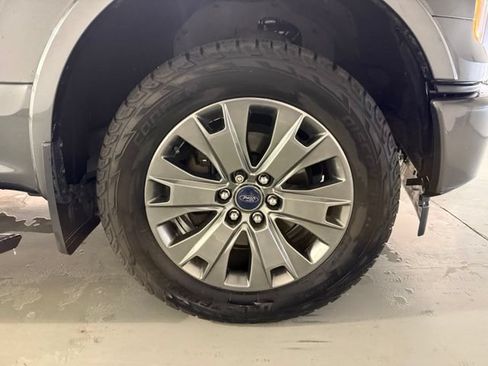 Used 2017 Ford F150 Lariat w/ Equipment Group 502A Luxury AWD/4WD image 31