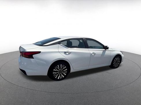Used 2025 Nissan Altima 2.5 SV image 15