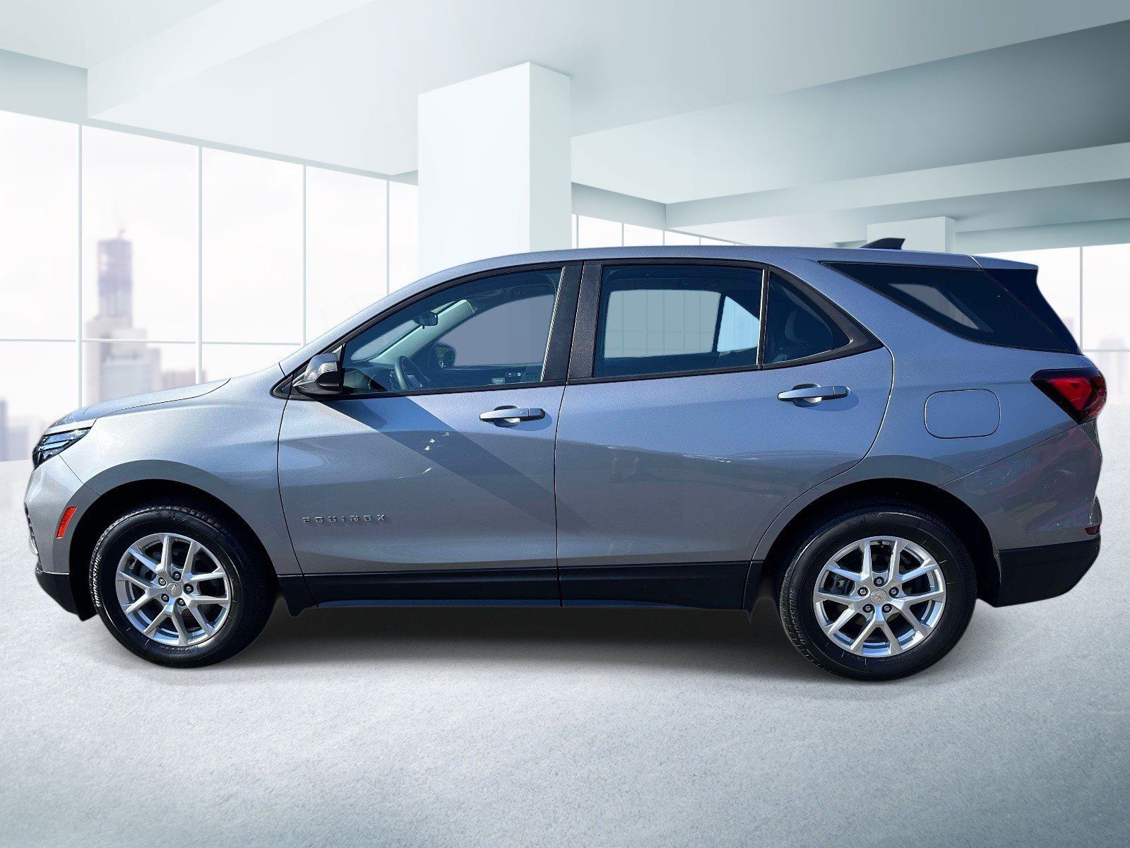 Used 2024 Chevrolet Equinox LS w/ Driver Confidence II Package AWD/4WD image 2