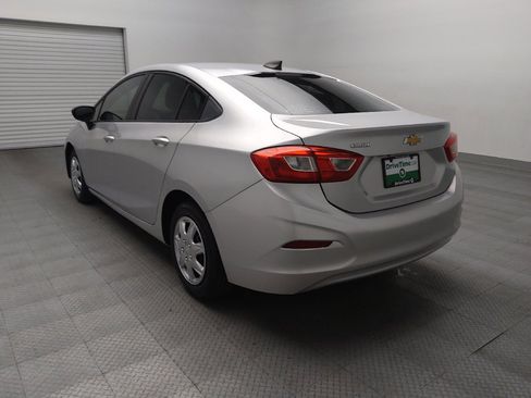 Used 2017 Chevrolet Cruze LS FWD image 5