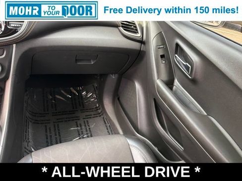 Used 2021 Chevrolet Trax LT AWD/4WD image 29