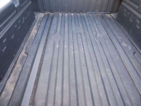 Used 2021 Nissan Titan Platinum Reserve w/ Moonroof Package image 18