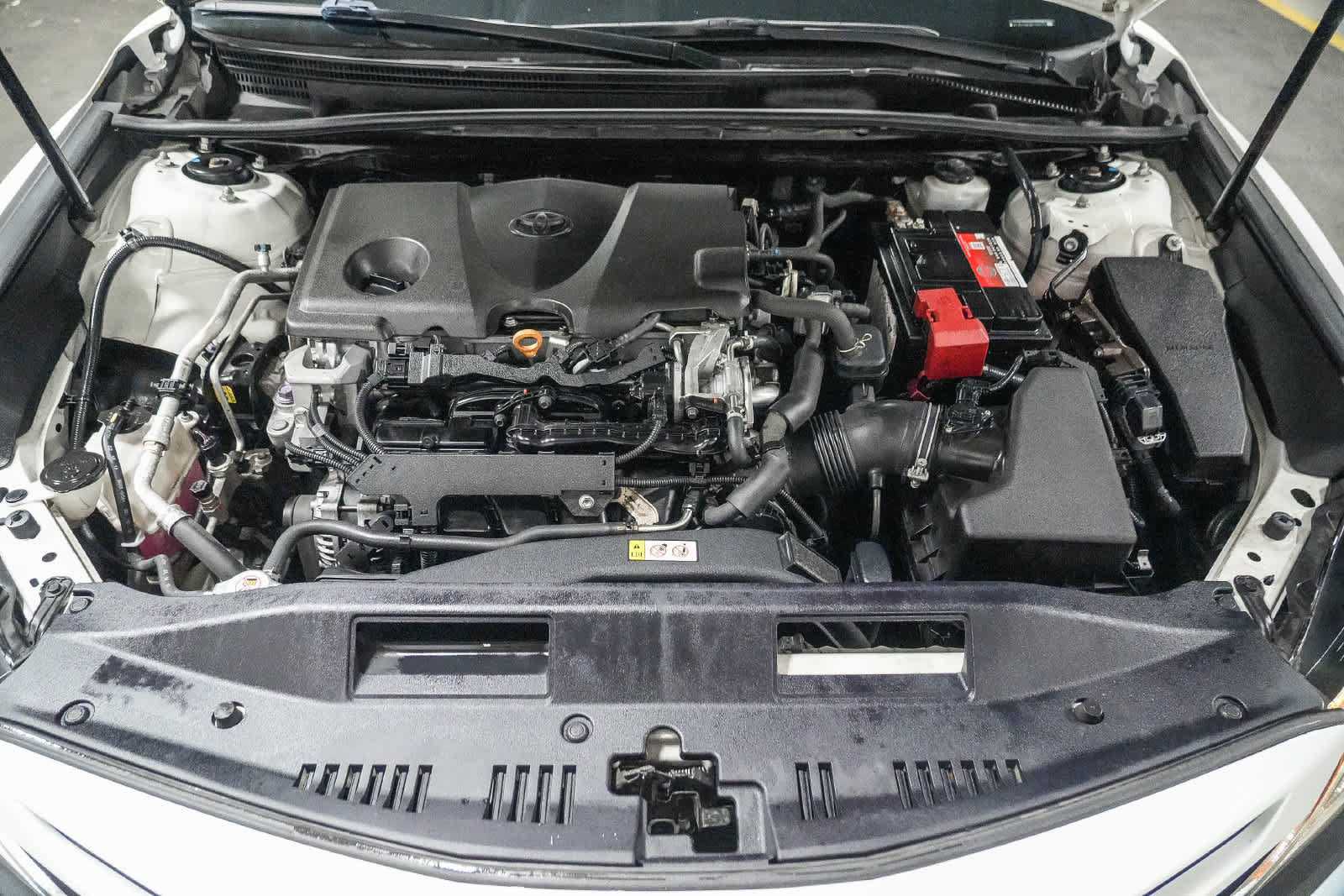 Used 2019 Toyota Camry SE w/ Carpet Mat Package FWD image 28