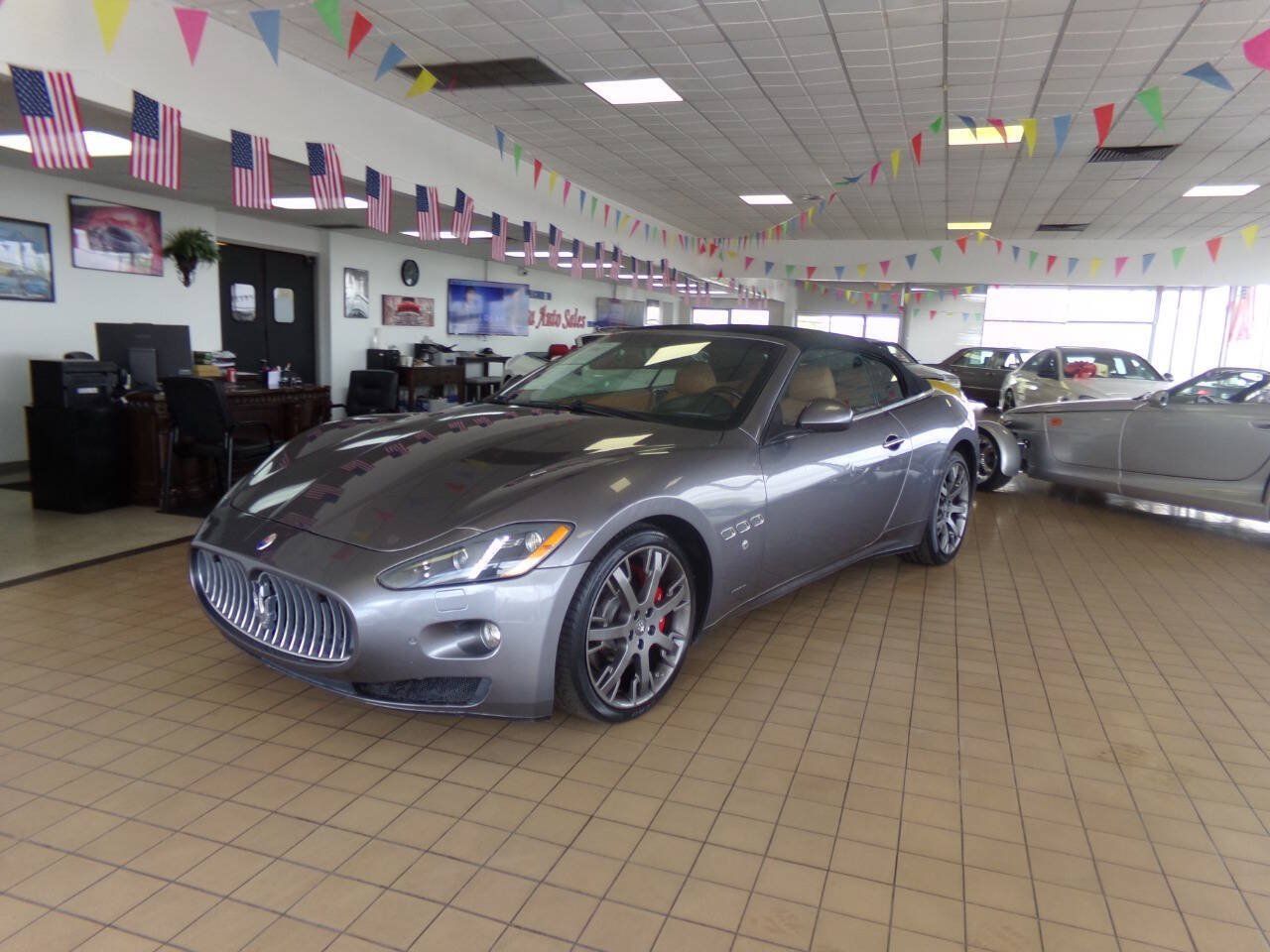 Used 2015 Maserati GranTurismo Convertible RWD image 2