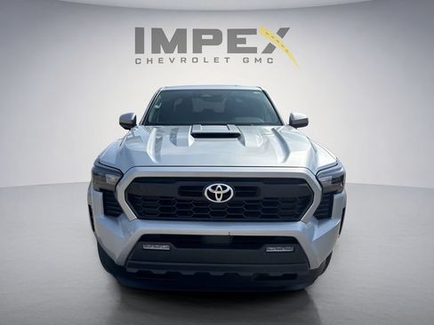 Used 2025 Toyota Tacoma TRD Sport AWD/4WD image 8