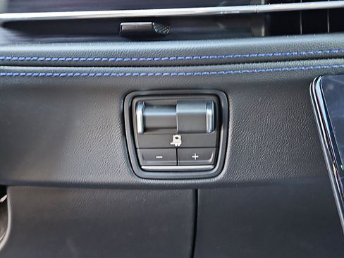 New 2026 Cadillac Escalade IQL Sport 1 w/ LPO, Etrunk Organizer Package AWD/4WD image 15