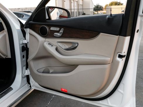 Used 2021 Mercedes-Benz C 300 Sedan image 51