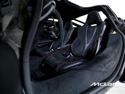 Used 2025 McLaren 750S RWD image 12