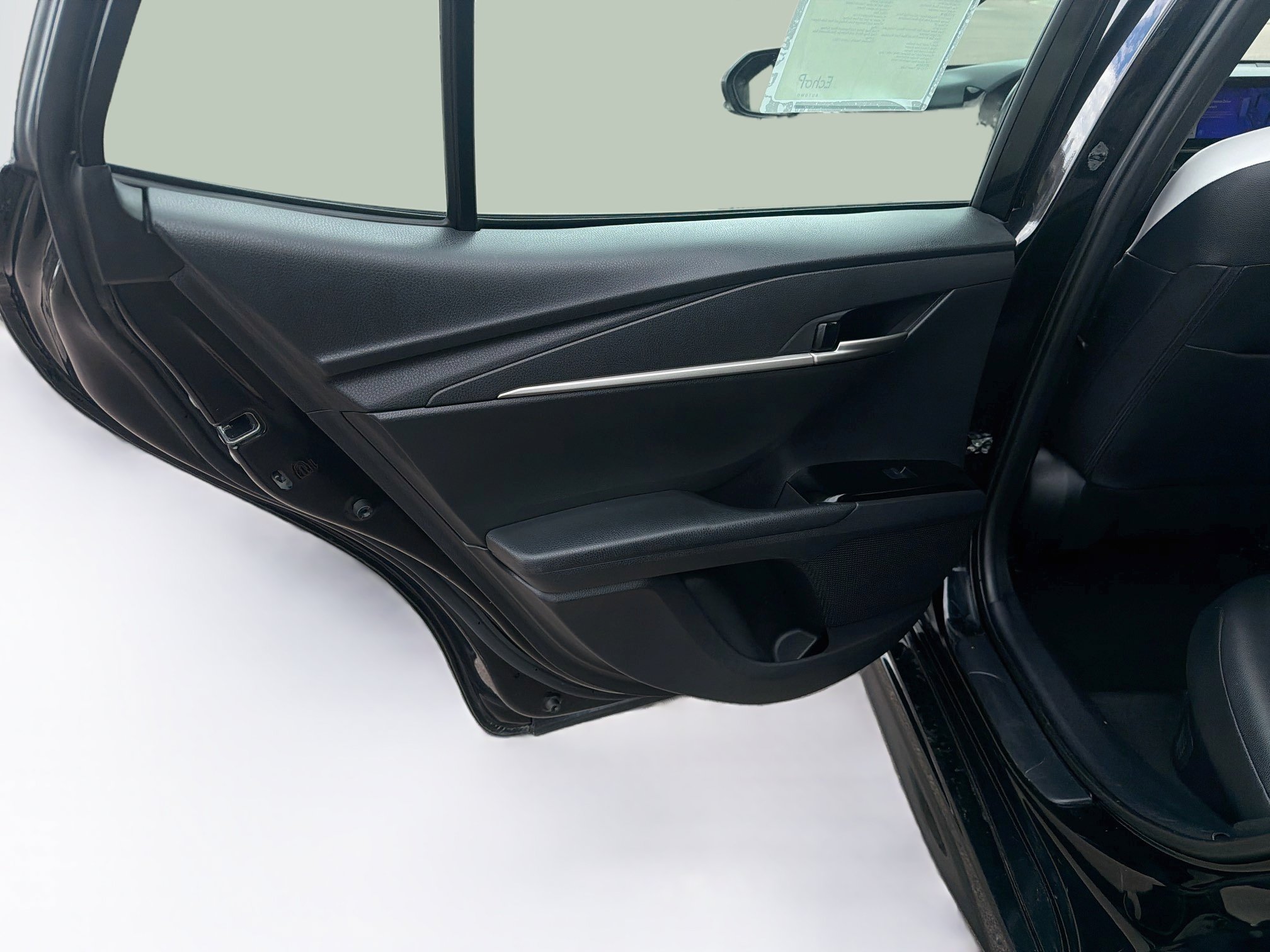 Used 2025 Toyota Camry SE FWD image 25