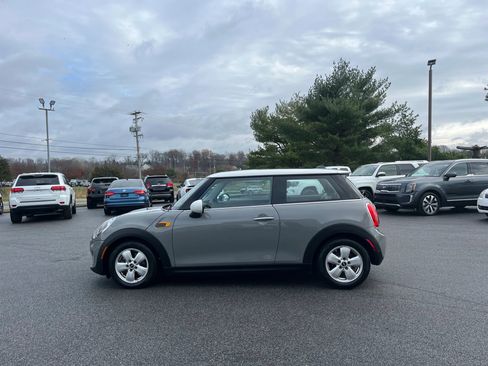 Used 2014 MINI Cooper 2-Door Hardtop image 2