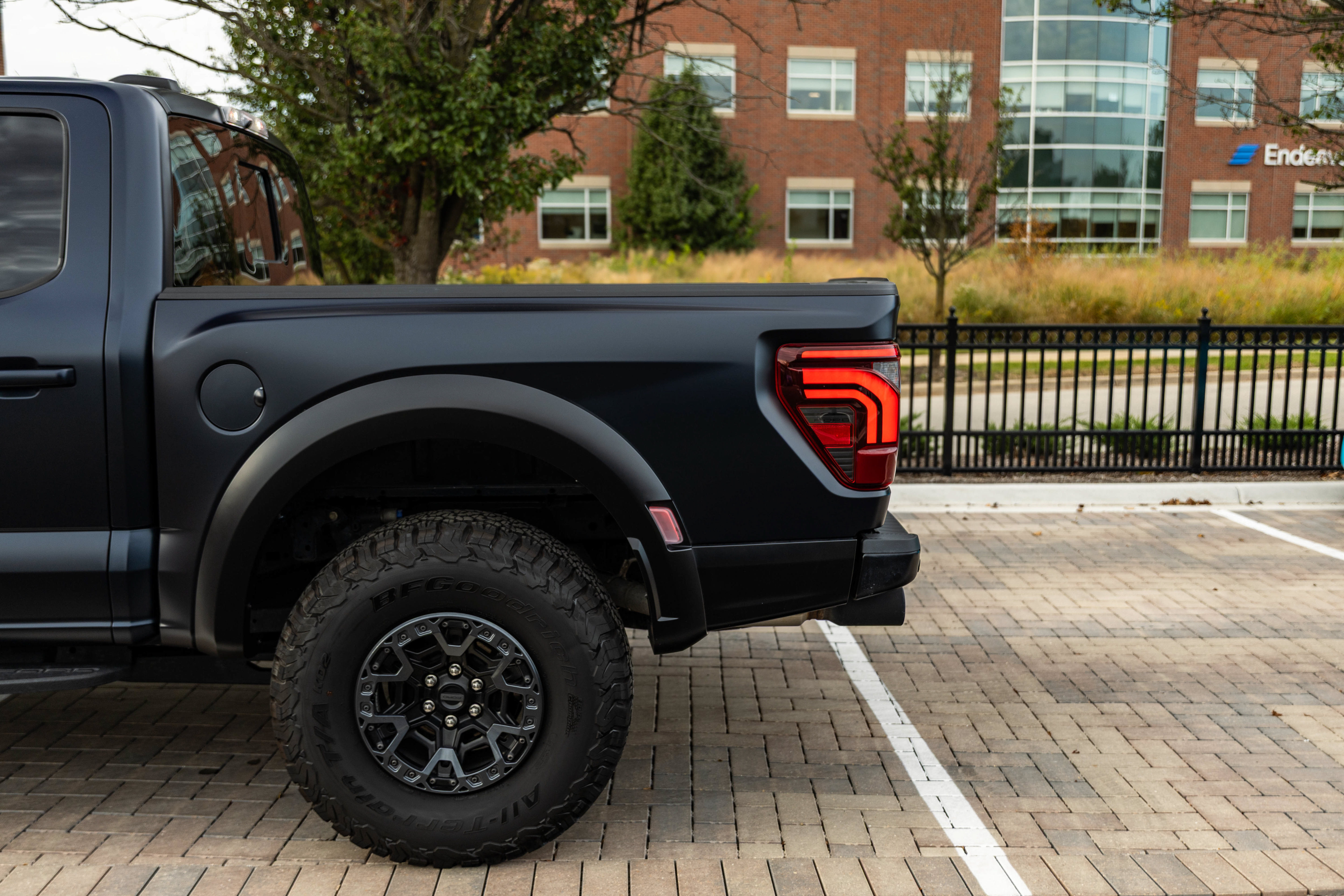 New 2025 Ford F150 Raptor w/ Equipment Group 803A Raptor R AWD/4WD image 9