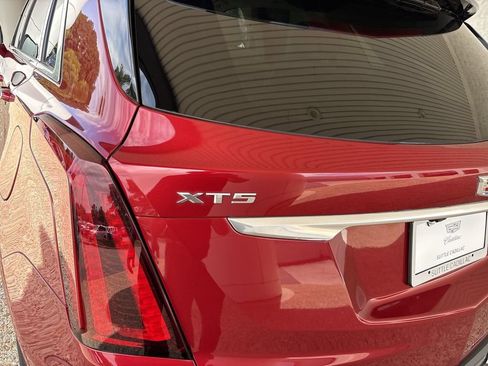 Certified 2023 Cadillac XT5 Premium Luxury AWD/4WD image 33