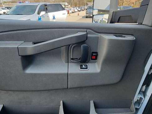 Used 2022 Chevrolet Express 3500 w/ Power Convenience Package RWD image 17