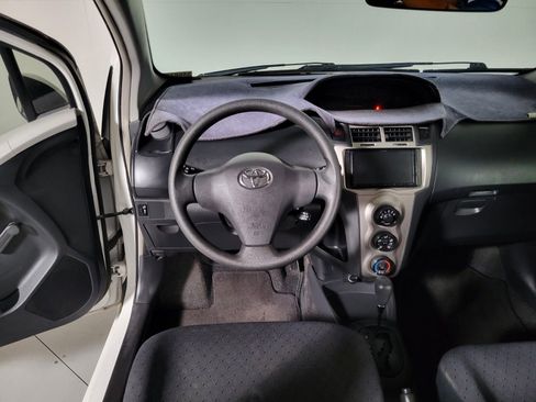 Used 2009 Toyota Yaris 4-Door Hatchback image 25