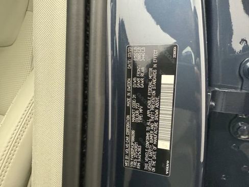 Certified 2023 Volvo XC90 B6 Ultimate w/ Protection Package Premier AWD/4WD image 28