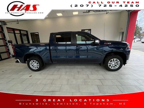Used 2022 Chevrolet Silverado 1500 LT w/ Z71 Off-Road Package AWD/4WD image 7