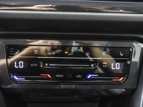 Used 2023 Volkswagen Tiguan SEL R-Line AWD/4WD image 31