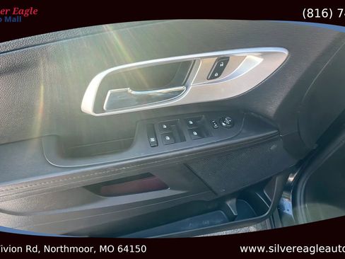 Used 2017 Chevrolet Equinox LT w/ Midnight Edition image 12