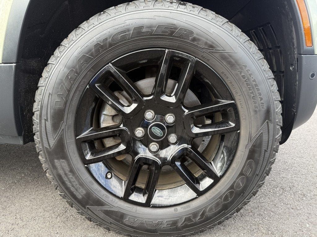Used 2020 Land Rover Defender 110 S AWD/4WD image 3