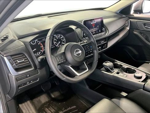 Used 2024 Nissan Rogue SV w/ SV Premium Package AWD/4WD image 17