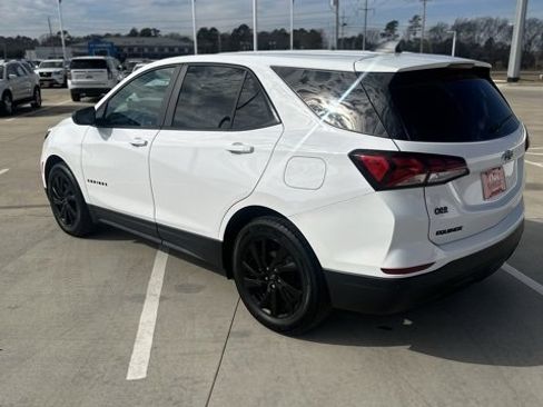 Used 2023 Chevrolet Equinox LS w/ LS Convenience Package image 3