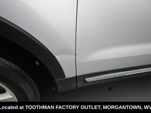 Used 2018 Ford Explorer XLT AWD/4WD image 11