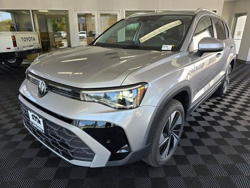 New 2026 Volkswagen Taos SE AWD/4WD image 7