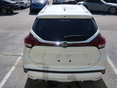 Used 2023 Nissan Kicks SV FWD image 11