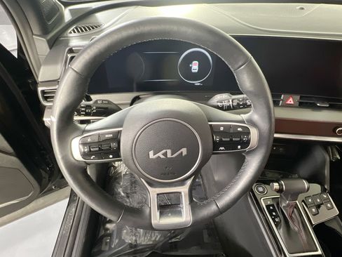 Used 2024 Kia Sportage SX image 11