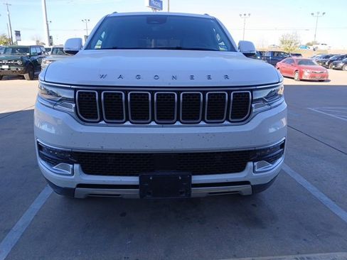 Used 2022 Jeep Wagoneer Series III w/ Premium Group I image 3