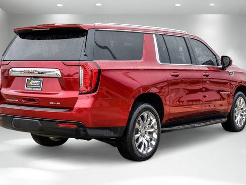Used 2022 GMC Yukon XL SLE image 6