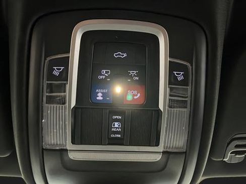 Used 2023 RAM 1500 Laramie AWD/4WD image 34