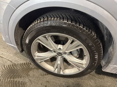 Used 2022 Audi Q8 Premium Plus image 21