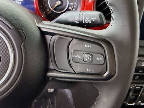 Used 2023 Jeep Gladiator Sport AWD/4WD image 22
