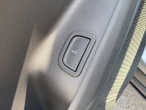 New 2026 Chevrolet Traverse LT w/ LPO, Floor Liner Package image 16