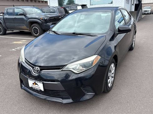 Used 2016 Toyota Corolla LE FWD image 3